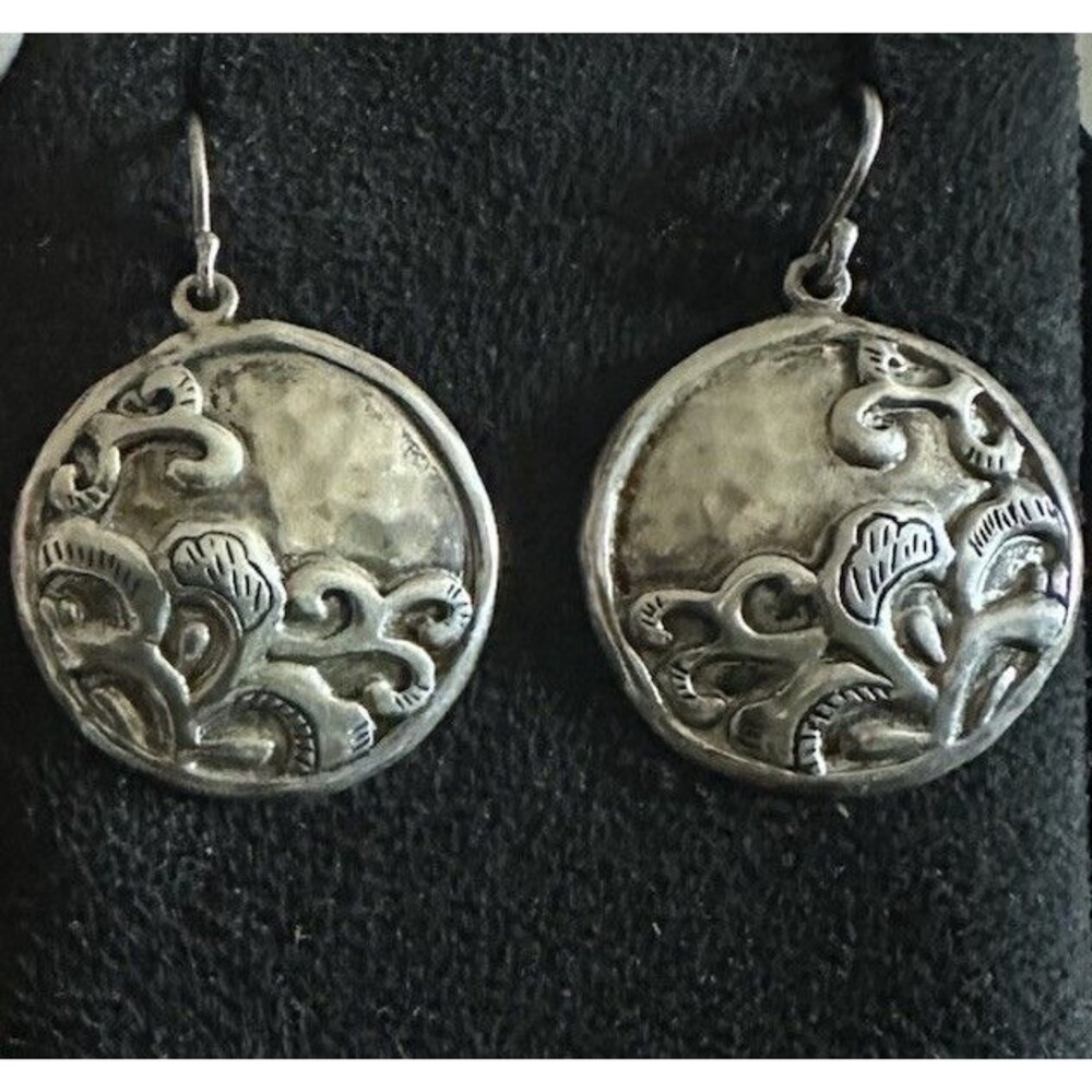 SILPADA Round "TIDAL WAVE" Disc EMBOSSED Earrings Hammered .925 Sterling Silver - Picture 5 of 7